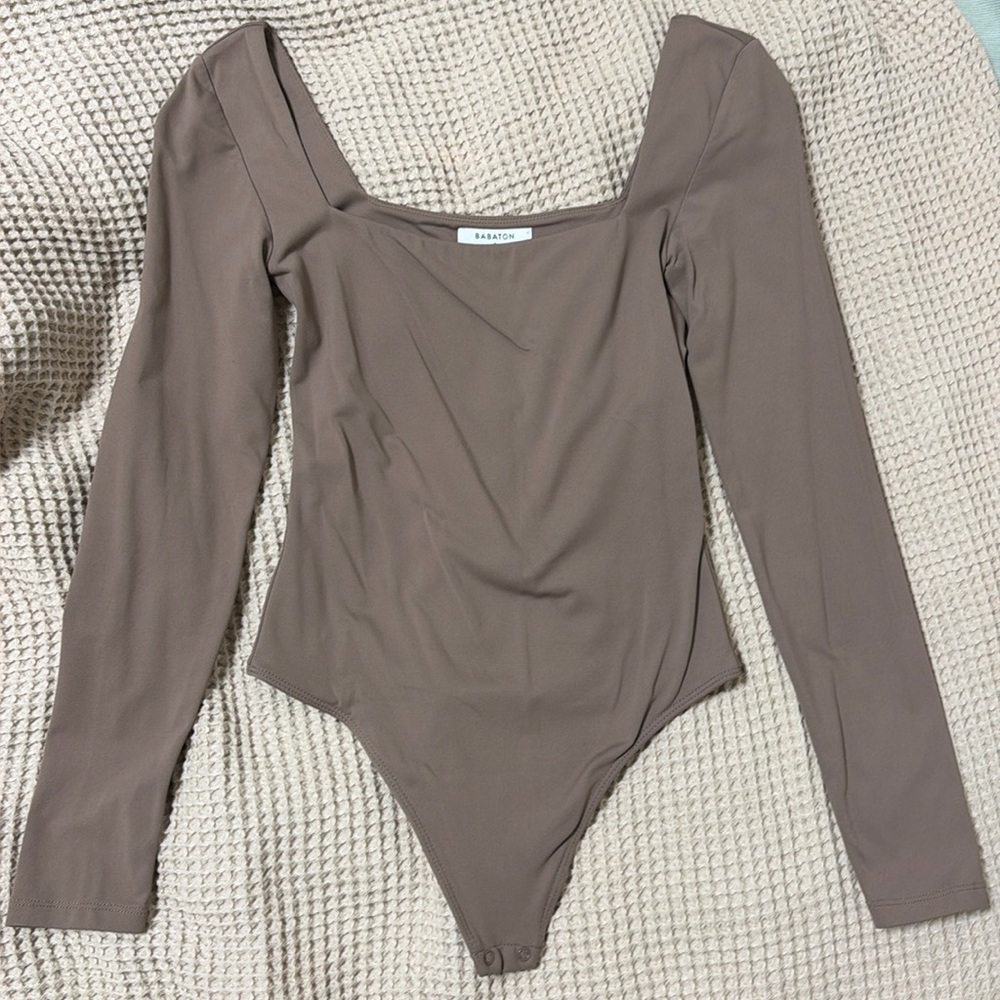 Aritzia babaton taupe square neck long sleeve bodysuit
